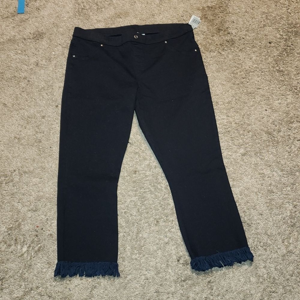 NWT Black jegging Size XL